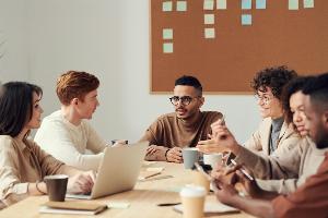 Стоит ли посещать разговорный клуб на курсах? / Блог - Capital Letter Стоит ли посещать разговорный клуб на курсах? / Блог - Capital Letter